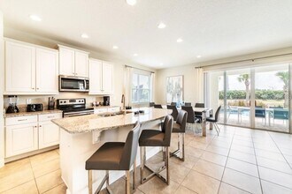 7439 Marker Ave in Kissimmee, FL - Foto de edificio - Building Photo