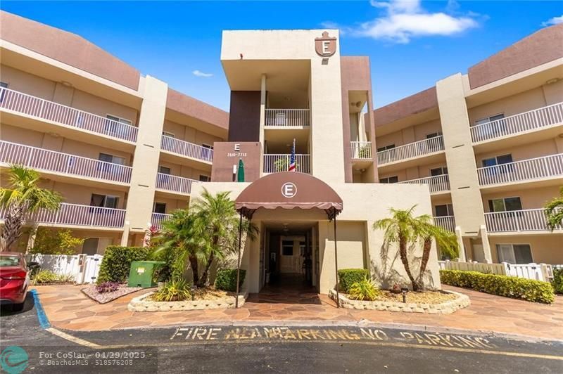 7660 Trent Dr in Tamarac, FL - Building Photo