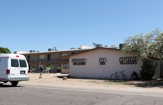 Remodeled one level apartments in Phoenix, AZ - Building Photo - Building Photo