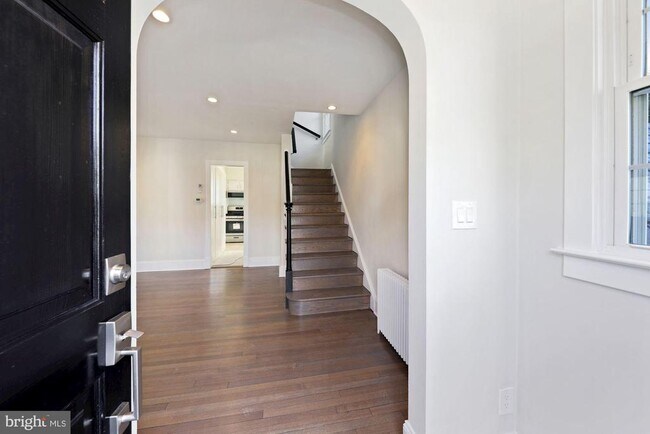 4816 Leland St in Chevy Chase, MD - Building Photo - Building Photo