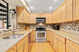 357 Beach St, Unit #415 in Revere, MA - Building Photo - Building Photo