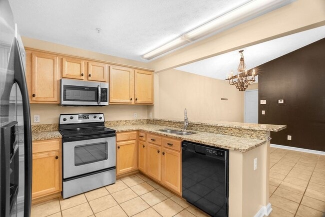 1114 S College St in Auburn, AL - Building Photo - Building Photo