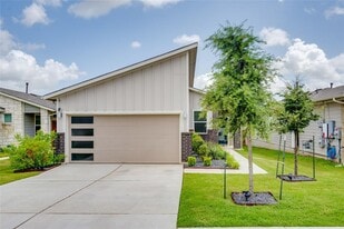 8004 Linnie Ln in Austin, TX - Building Photo