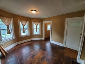 86 Glendale Park in Rochester, NY - Building Photo - Building Photo