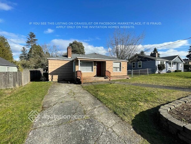 2735 Locust Ave W in University Place, WA - Building Photo - Building Photo