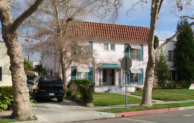 1301 E Windsor Rd in Glendale, CA - Building Photo - Building Photo