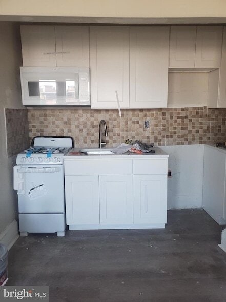 133 S 50th St, Unit 3 in Philadelphia, PA - Foto de edificio - Building Photo