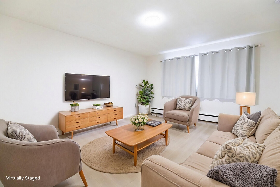 1711 Mount Royal Apartments in Calgary, AB - Building Photo