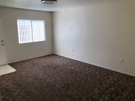 349 E Hamilton Ave in El Centro, CA - Building Photo