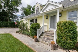 247 N Mabbettsville Rd in Millbrook, NY - Building Photo - Building Photo