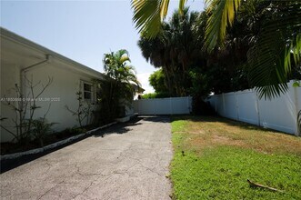 2305 N Ocean Blvd in Pompano Beach, FL - Building Photo - Building Photo