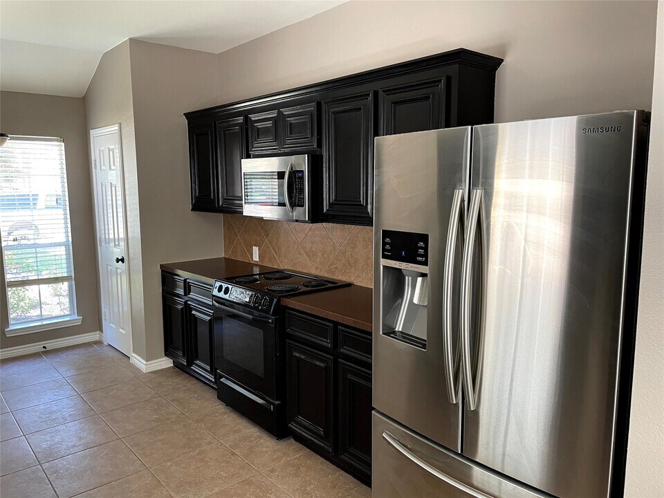 2314 Colonial Springs Ln in Spring, TX - Foto de edificio