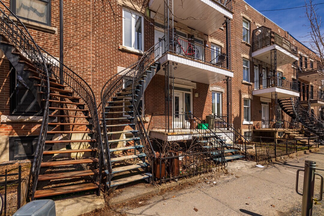 5783-5787 2E Av in Montréal, QC - Building Photo