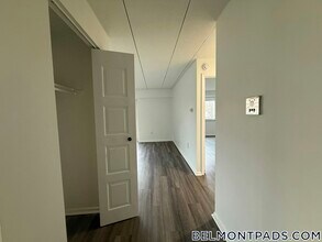 53 Hill Rd, Unit 107 in Belmont, MA - Foto de edificio - Building Photo