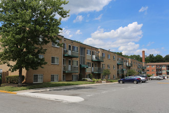 Fountain Park in Hyattsville, MD - Foto de edificio - Building Photo