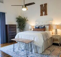 5233 Blossom St in Houston, TX - Building Photo - Building Photo