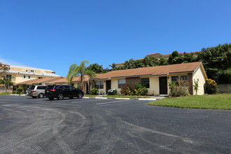 Cypress Manor Apartments in Jupiter, FL - Building Photo - Building Photo