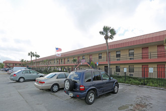 Gateway Apartments in Florida City, FL - Building Photo - Building Photo