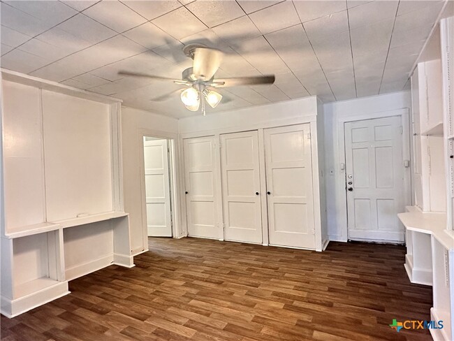 240 W Sessom Dr in San Marcos, TX - Building Photo - Building Photo