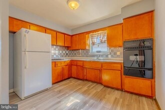 8124 Langdon St in Philadelphia, PA - Building Photo - Building Photo