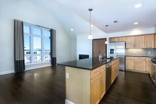 1501 Commonwealth Ave, Unit PH3 in Boston, MA - Building Photo