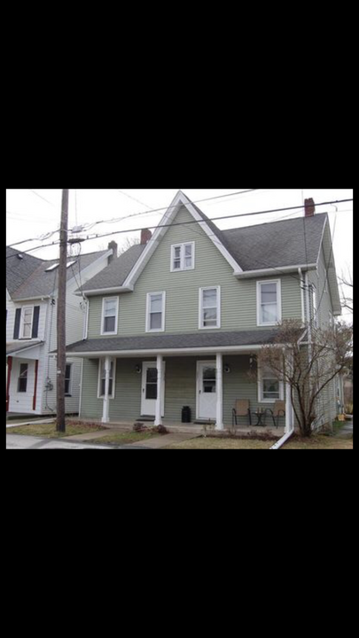 1329 Walnut Dr in Danielsville, PA - Building Photo