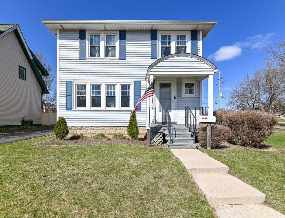 3717 S 56th St in Greenfield, WI - Building Photo