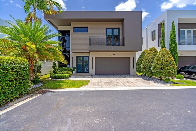 7534 NW 98th Ave