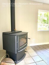 50 Ridge Pl in Depoe Bay, OR - Building Photo - Building Photo