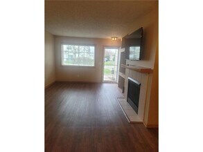 2502 Yellowstone Dr in Hastings, MN - Building Photo - Building Photo