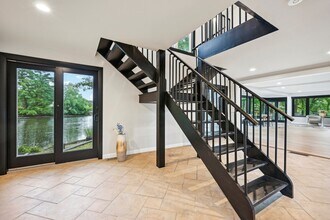 10 Oakridge Ave in Pittsburgh, PA - Building Photo - Building Photo