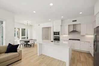 765 Doheny Way in Dana Point, CA - Building Photo - Building Photo