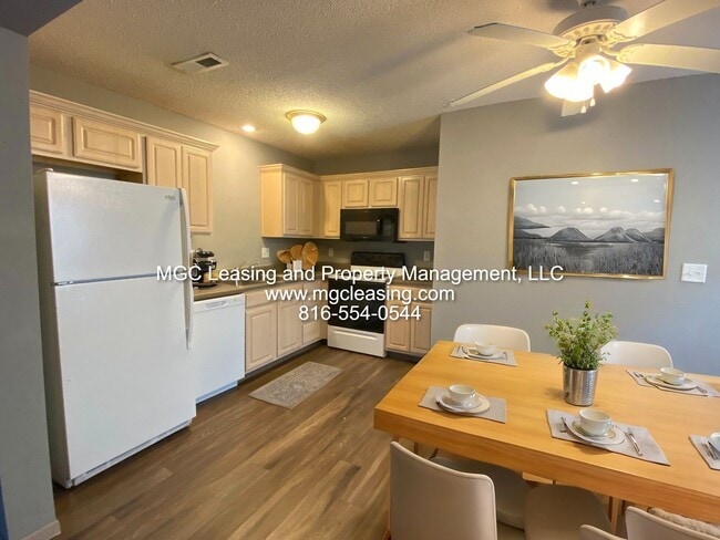 917 Garden Way in Harrisonville, MO - Building Photo - Building Photo