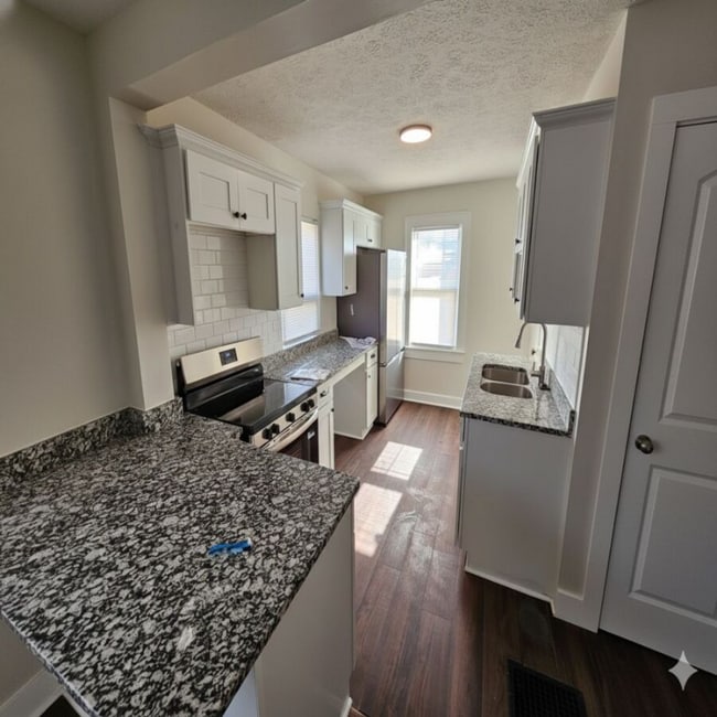 1719 Dawson St in Indianapolis, IN - Foto de edificio - Building Photo