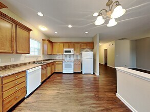 11309 Loudon Ln in Indianapolis, IN - Foto de edificio - Building Photo