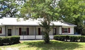 4331 Azora Rd in Spring Hill, FL - Building Photo