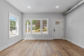 1004 Diamond Ave NE, Unit 1 in Grand Rapids, MI - Foto de edificio - Building Photo