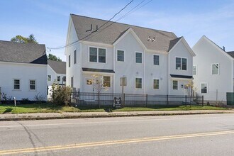 6 Hoxton Ln in Kennebunk, ME - Building Photo - Building Photo