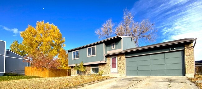 property at 4982 S Field Ct