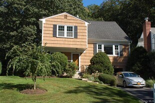 18 Coralyn Ave in White Plains, NY - Building Photo