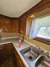 1611 Mousette Ln in Sauget, IL - Foto de edificio - Building Photo