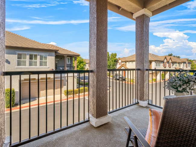 106 Monet Ln in Folsom, CA - Building Photo - Building Photo