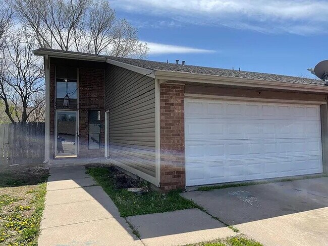 1730 S Beech Ct in Wichita, KS - Building Photo - Building Photo