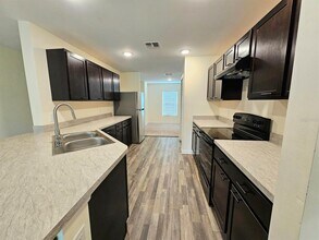 1827 Pierpoint St in North Port, FL - Building Photo - Building Photo