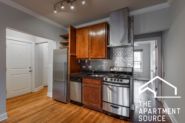 742 W Addison, Unit 3N in Chicago, IL - Building Photo - Building Photo