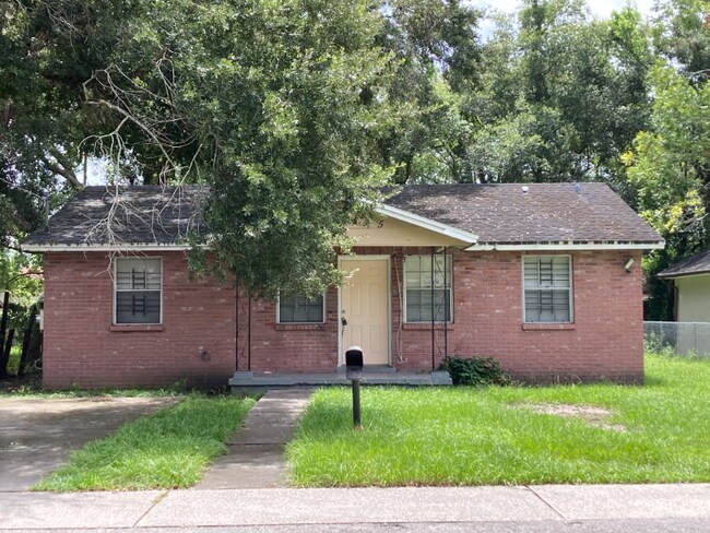 property at 2605 E 26th Ave