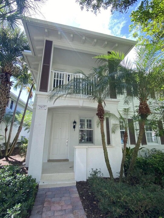 2857 E Community Dr in Jupiter, FL - Building Photo