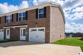 203 Dixon Cir in Radcliff, KY - Building Photo - Building Photo