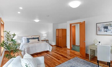 6133 Lariat Loop in Bainbridge Island, WA - Building Photo - Building Photo