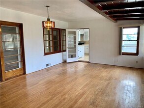 2347 Santa Anita Ave in Altadena, CA - Building Photo - Building Photo